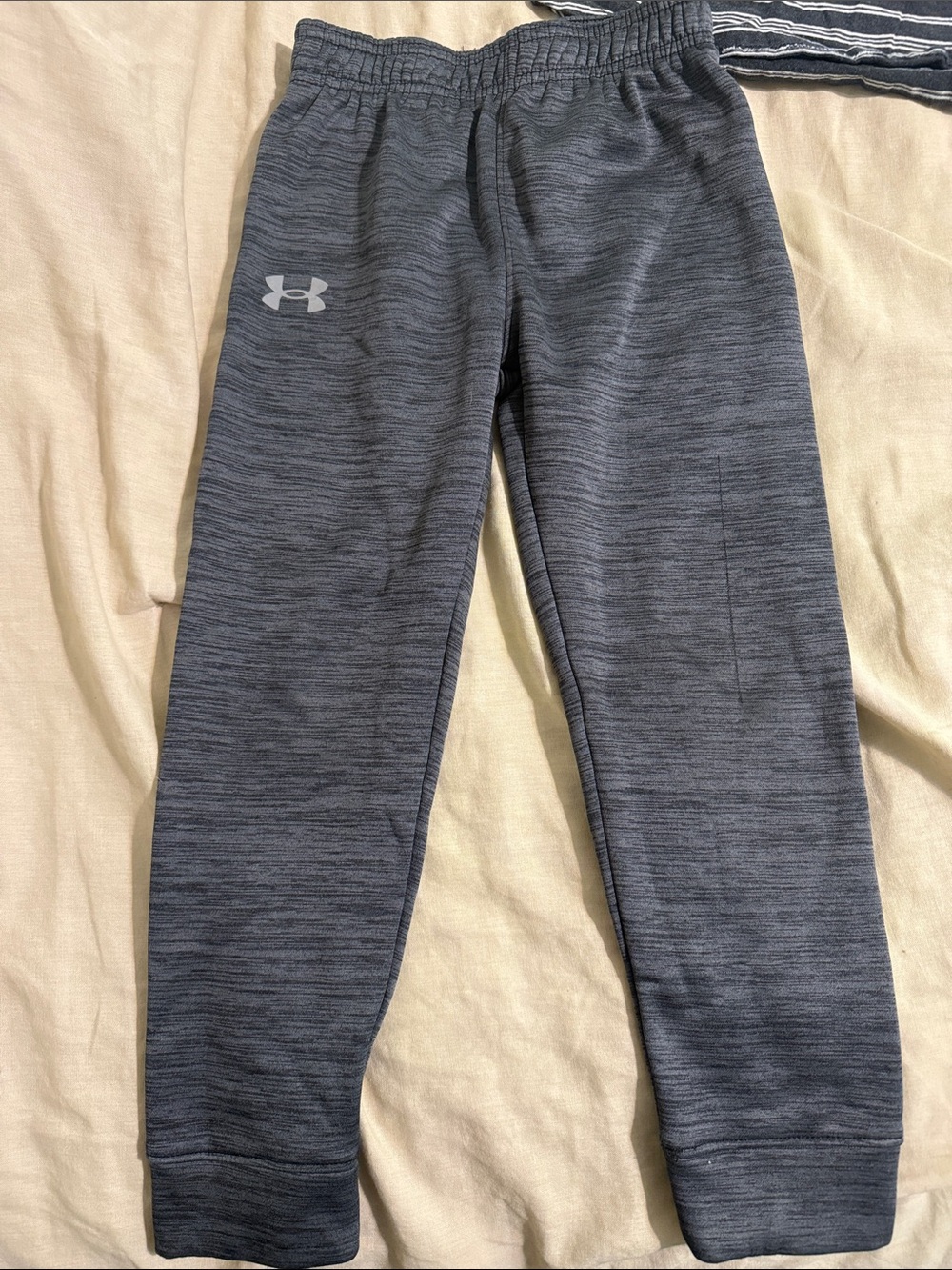 Under Armour Boys' Heather Charcoal Gray Jogger Sweatpants size 6